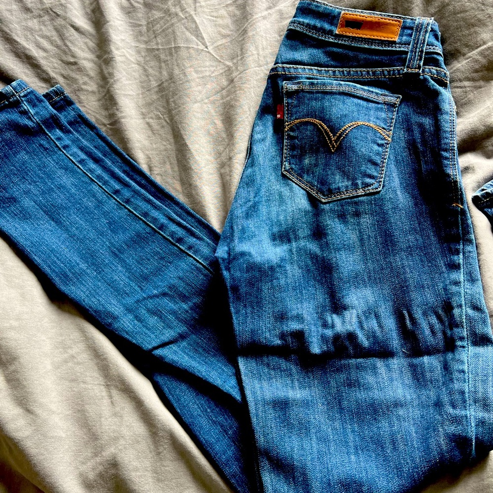 Levis Mid-rise Skinny Jeans, Size 5 Long